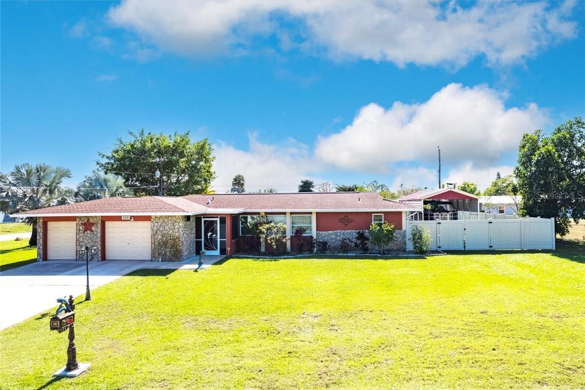 324 Dania St., Lehigh Acres, FL 33936