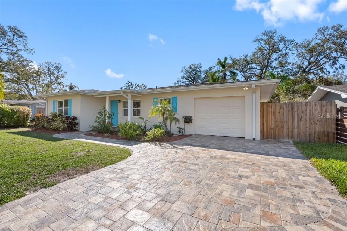 1095 Jackmar Rd., Dunedin, FL 34698