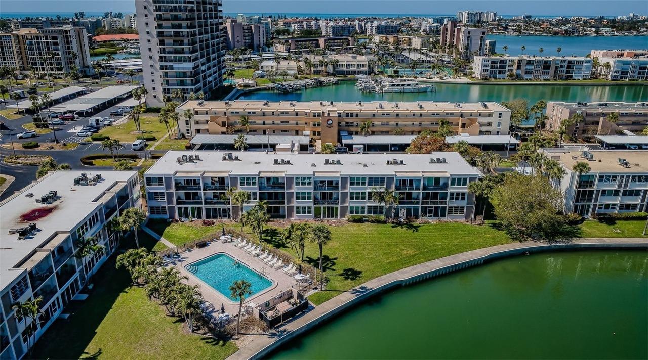 7405 Bay Island Dr. #220, South Pasadena, FL 33707
