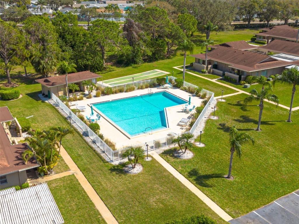 2476 Laurelwood Dr. #B, Clearwater, FL 33763