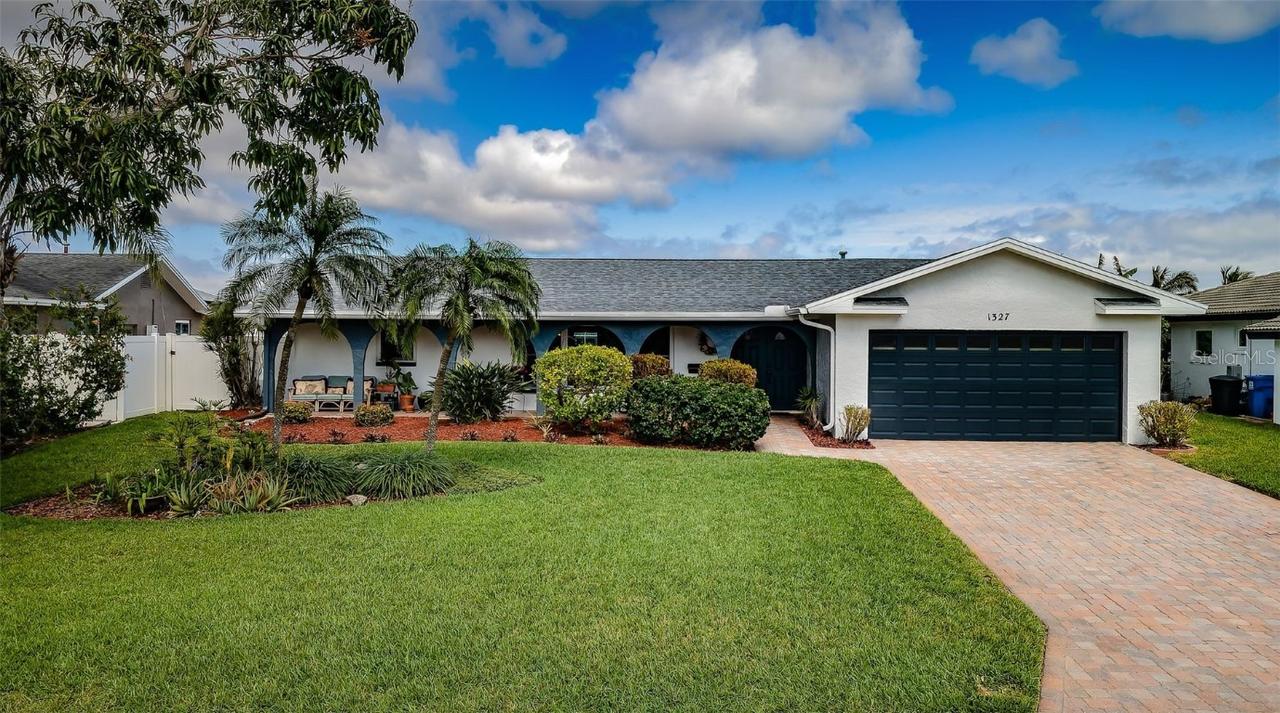 1327 51st Ave., St Petersburg, FL 33703