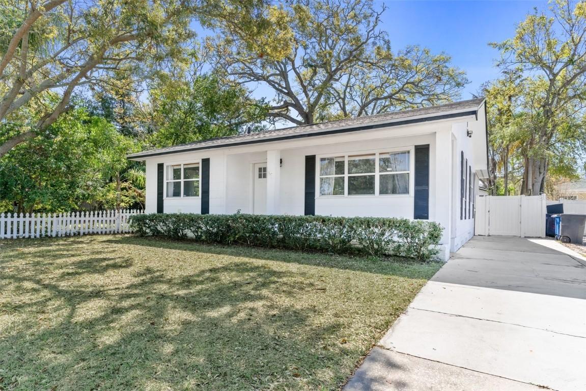 907 Jones St St., Clearwater, FL 33755