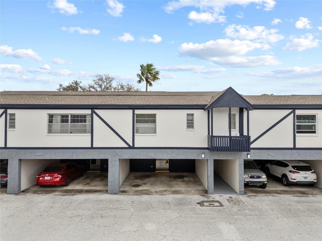 1127 King Arthur Ct. #303, Dunedin, FL 34698