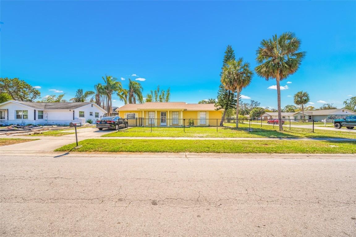 1409 Castleworks Ln., Tarpon Springs, FL 34689