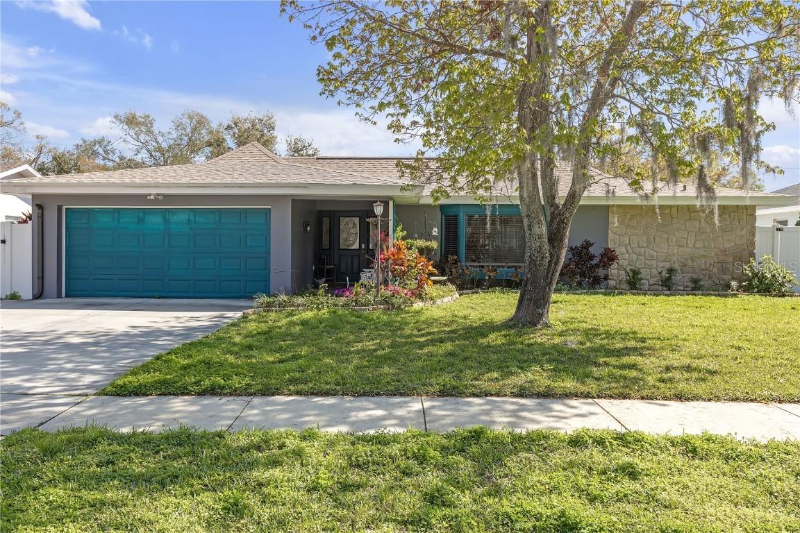 2216 Mcmullen Rd., Largo, FL 33771