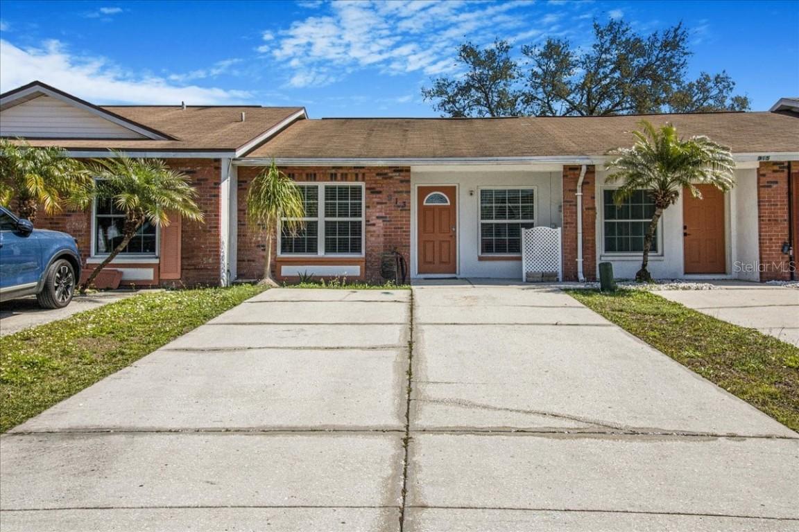 913 Burlwood St., Brandon, FL 33511