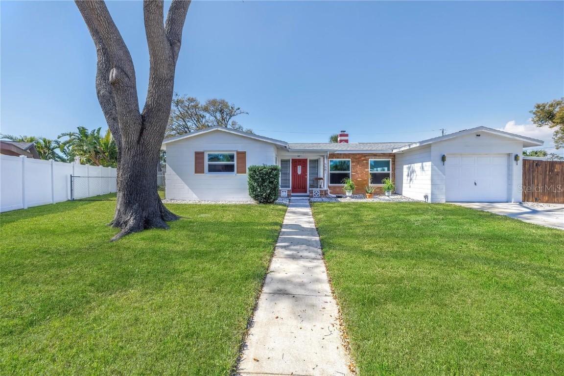 5881 31st Ave., St Petersburg, FL 33710