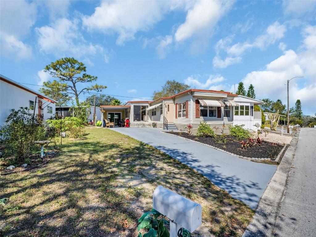 807 Saint Charles Dr., Tarpon Springs, FL 34689