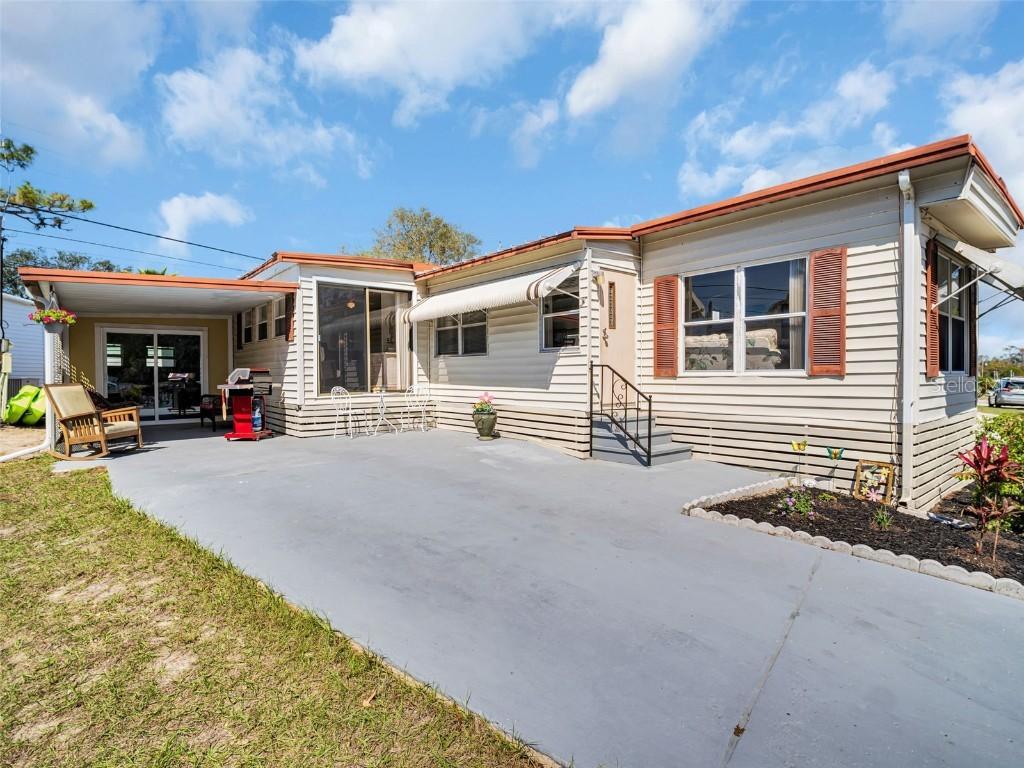 807 Saint Charles Dr., Tarpon Springs, FL 34689
