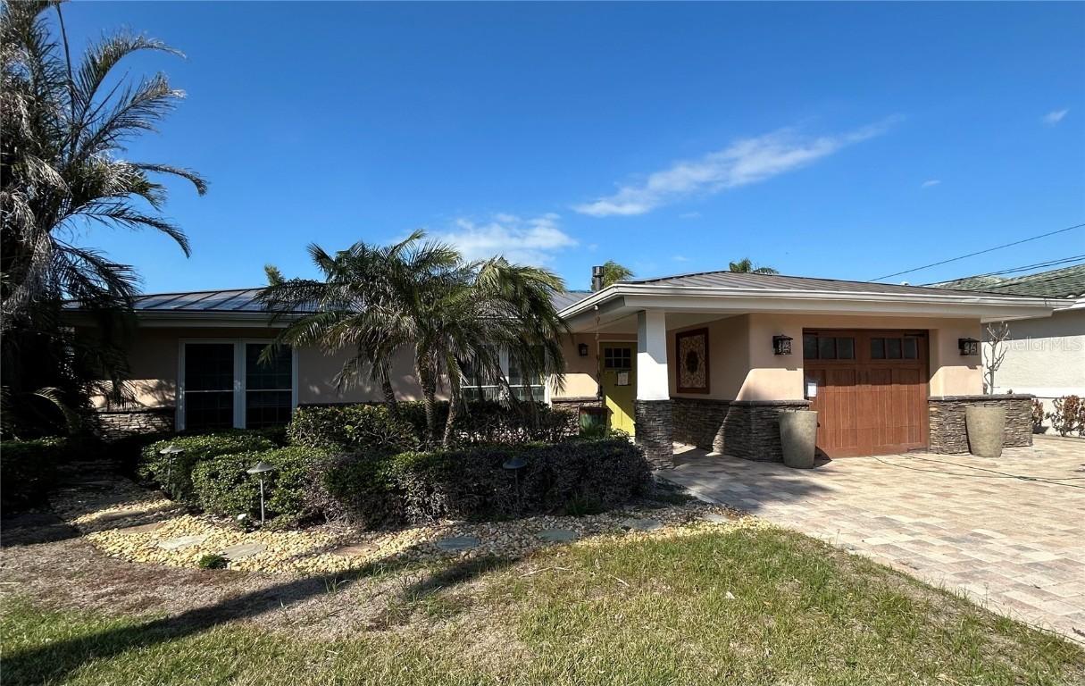 162 Bayside Dr., Clearwater Beach, FL 33767