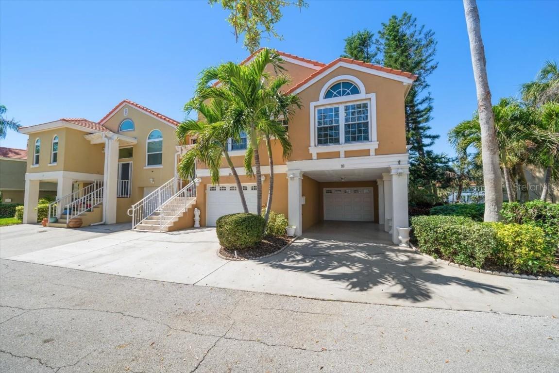 18 Crescent Pl., St Petersburg, FL 33711