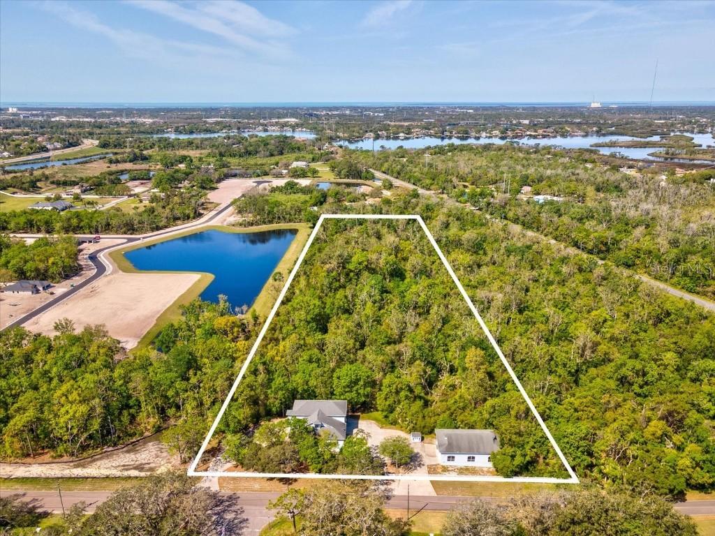 920 E Lake Dr., Tarpon Springs, FL 34688