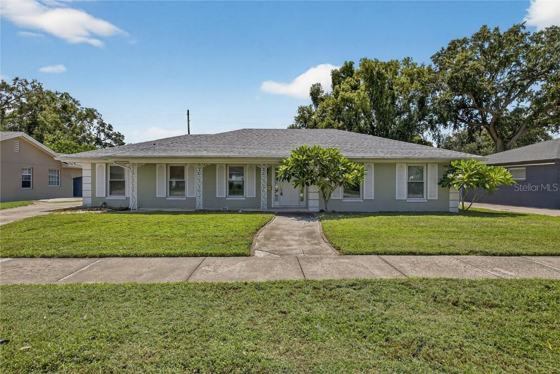 2502 Vine St., Orlando, FL 32806