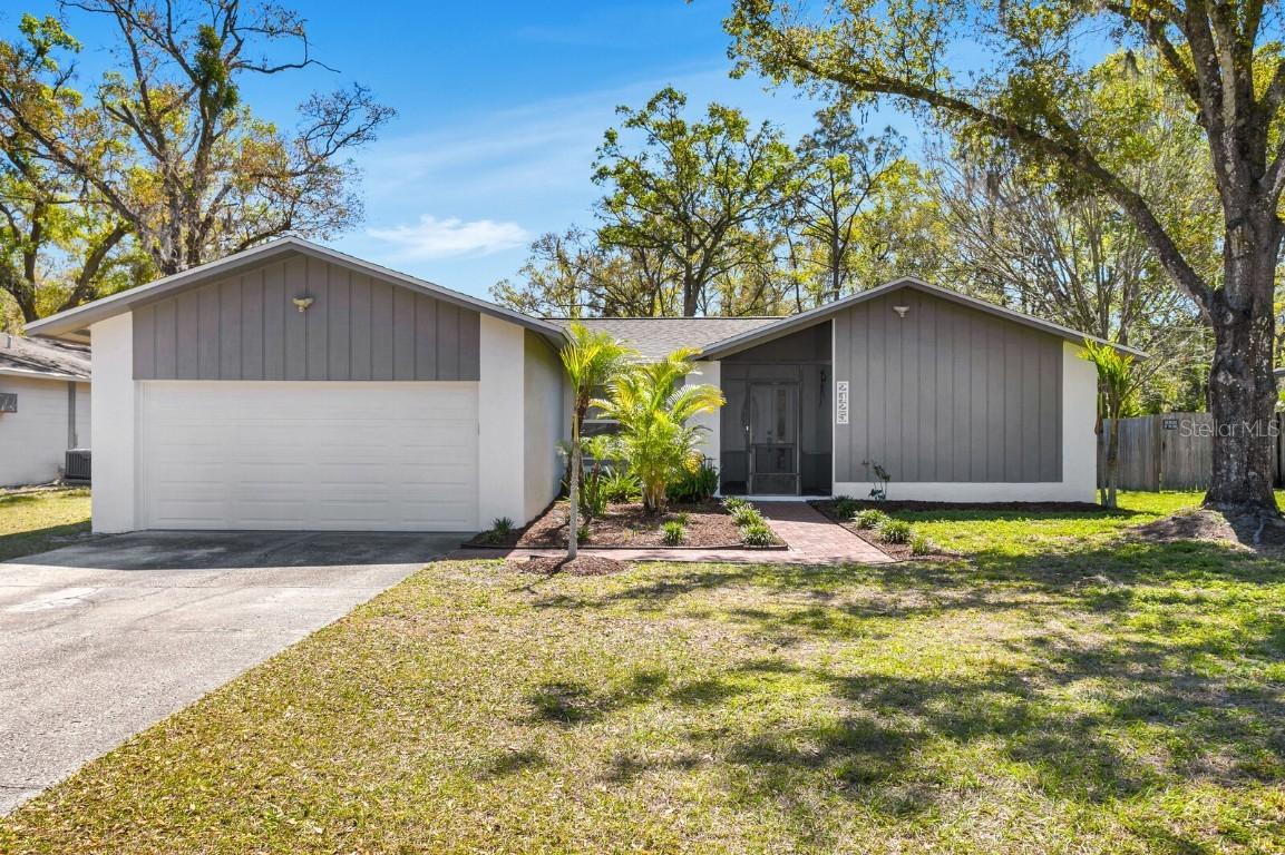 2425 Blind Pond Ave., Lutz, FL 33549