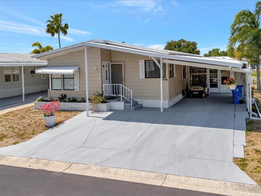 228 N Saint George Cir., Apollo Beach, FL 33572