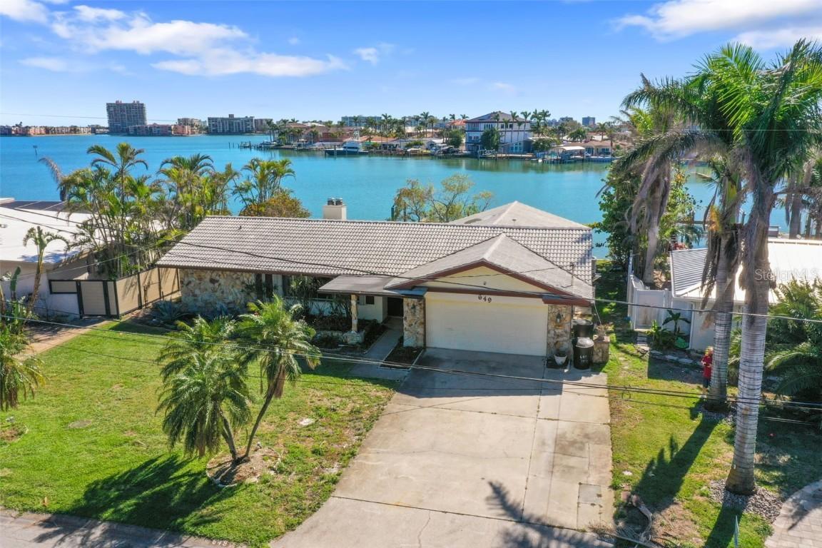 649 79th Cir., St Petersburg, FL 33707