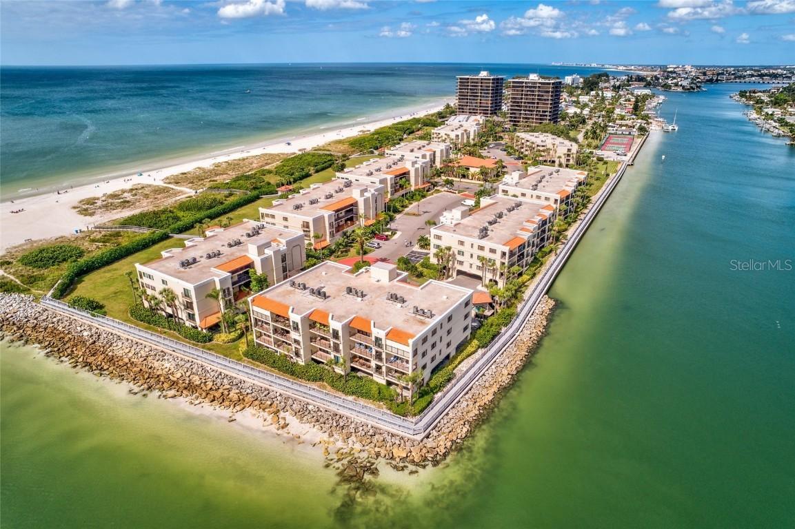 7564 Bayshore Dr. #207, Treasure Island, FL 33706