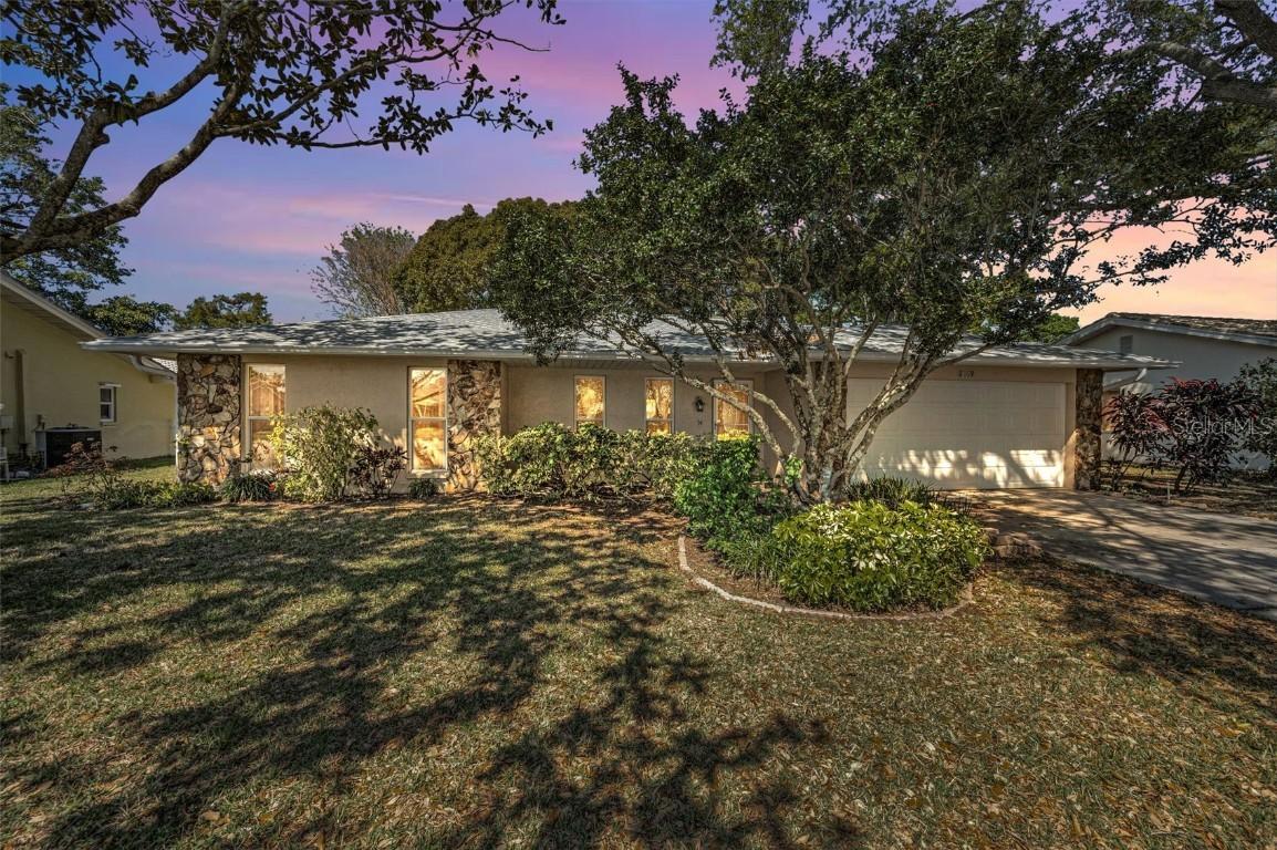 2069 Cormorant Dr., Palm Harbor, FL 34683