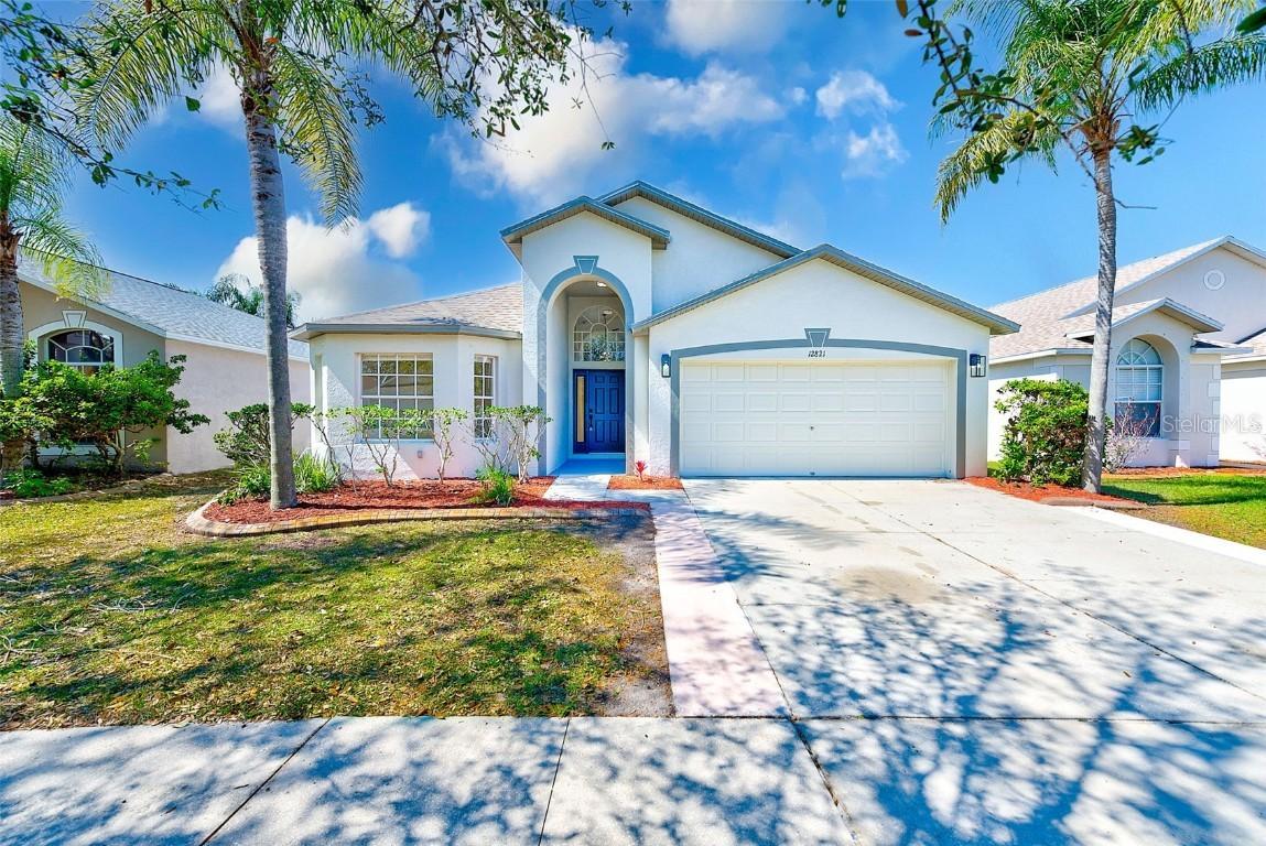 12821 Lake Vista Dr., Gibsonton, FL 33534