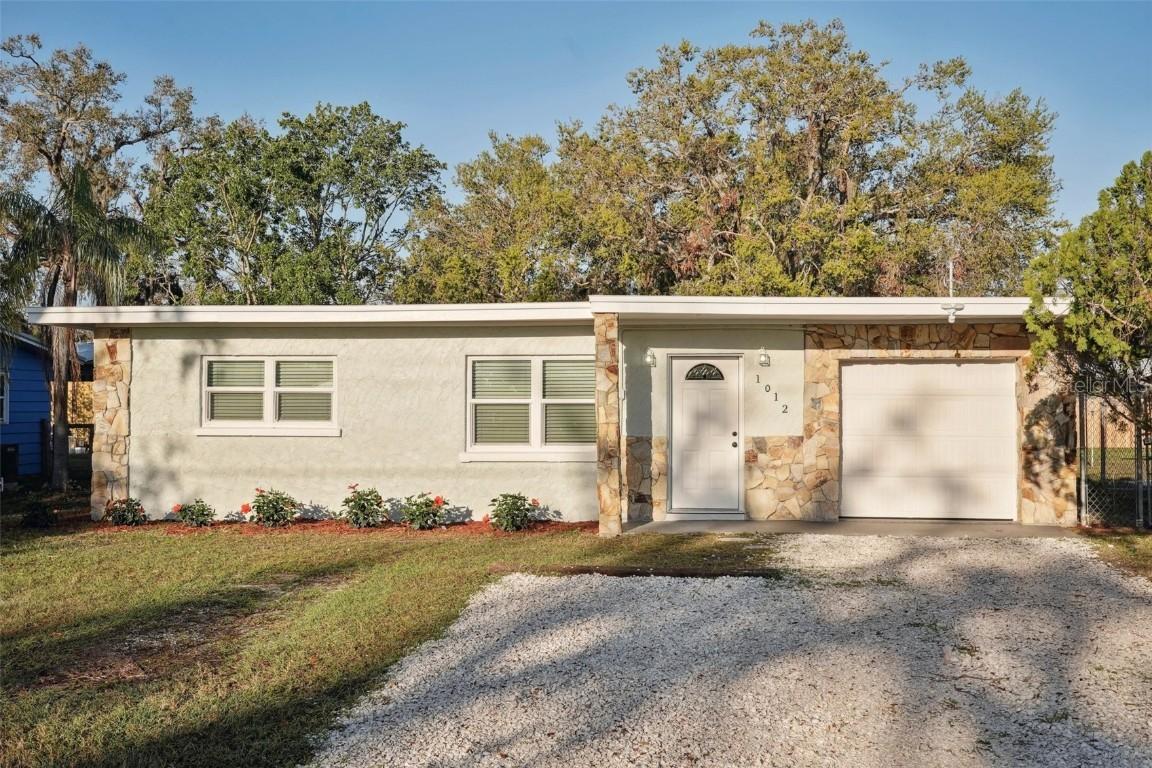 1012 Cronley Pl., Sarasota, FL 34237