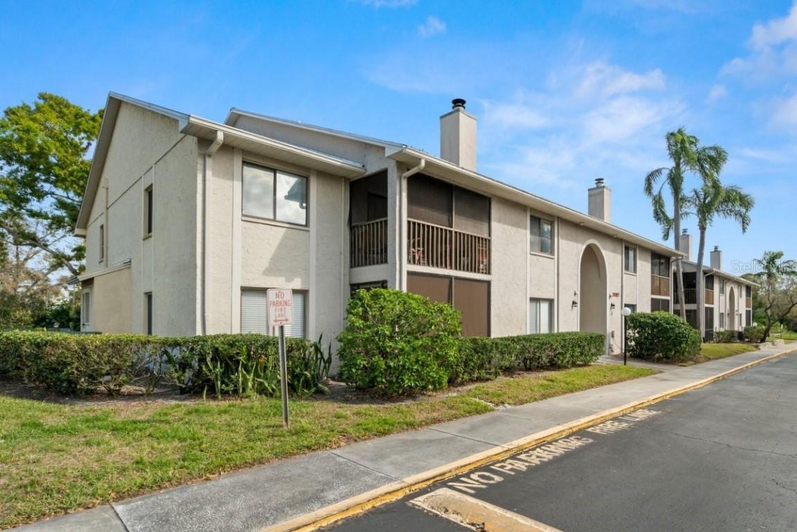 2087 Hunters Glen Dr. #126, Dunedin, FL 34698