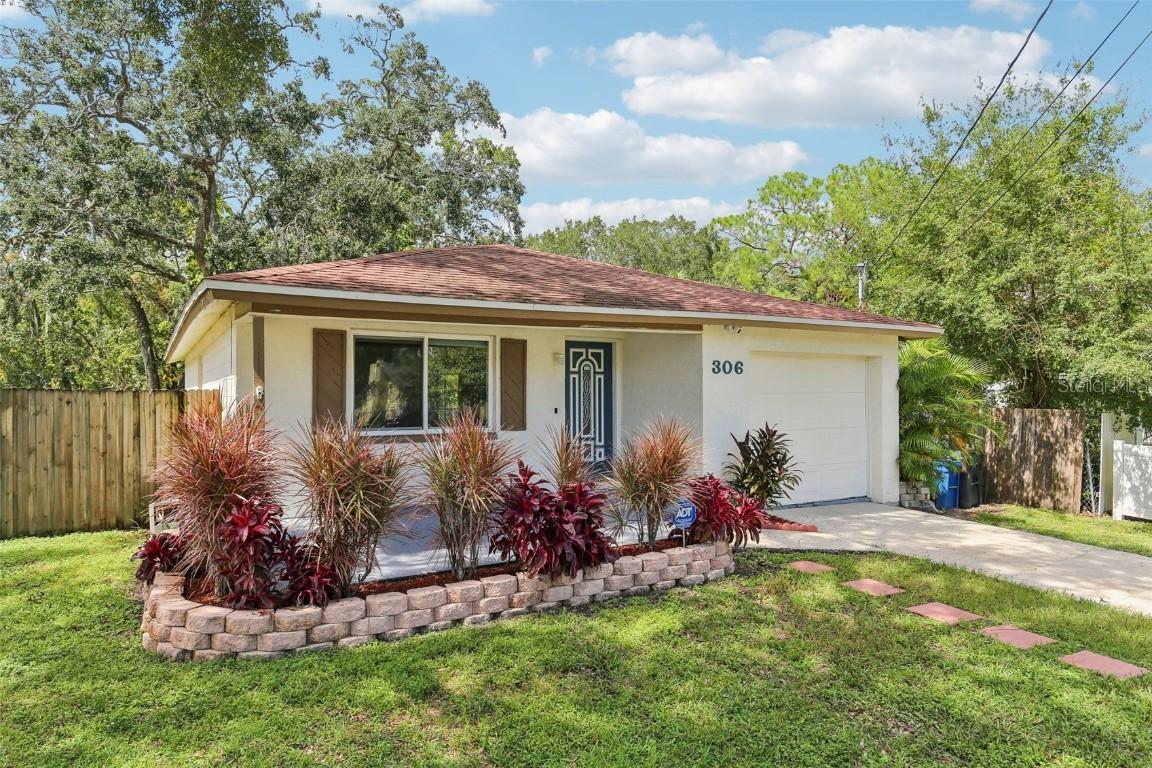 306 Chestnut St., Oldsmar, FL 34677