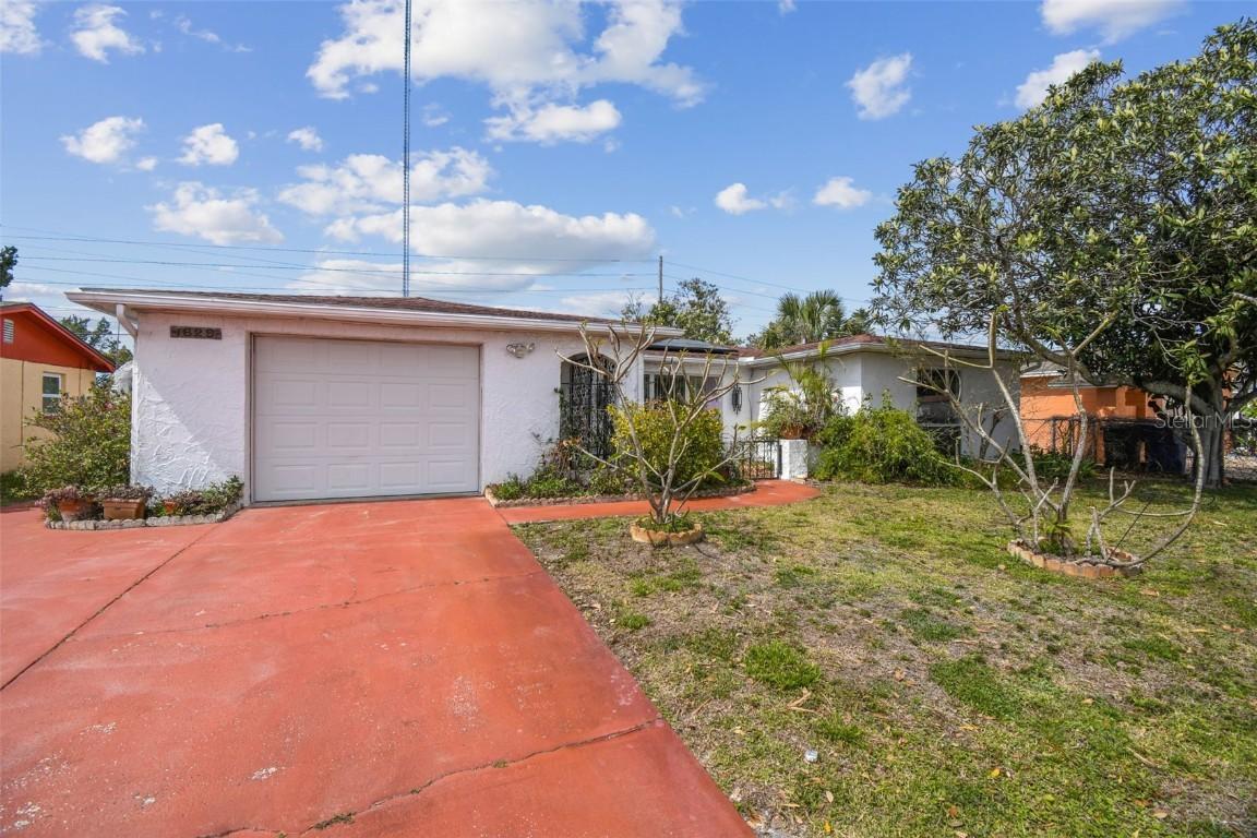 1629 Dartmouth Dr., Holiday, FL 34691