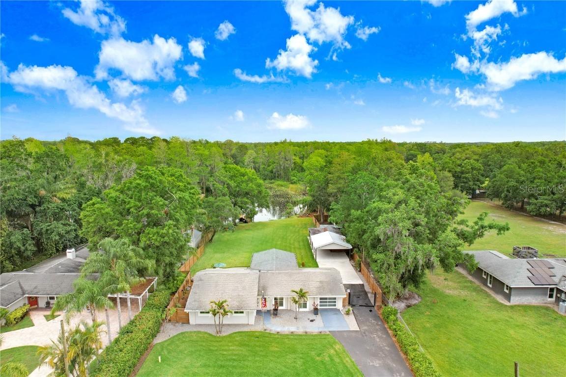 5701 Lakeside Dr., Lutz, FL 33558