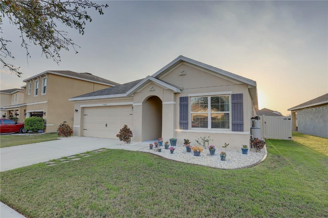 12029 Gillingham Harbor Ln., Gibsonton, FL 33534