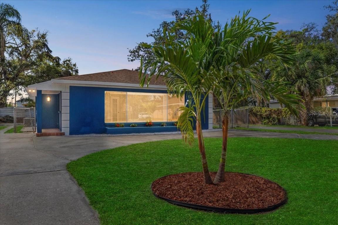 2401 E Cayuga St., Tampa, FL 33610