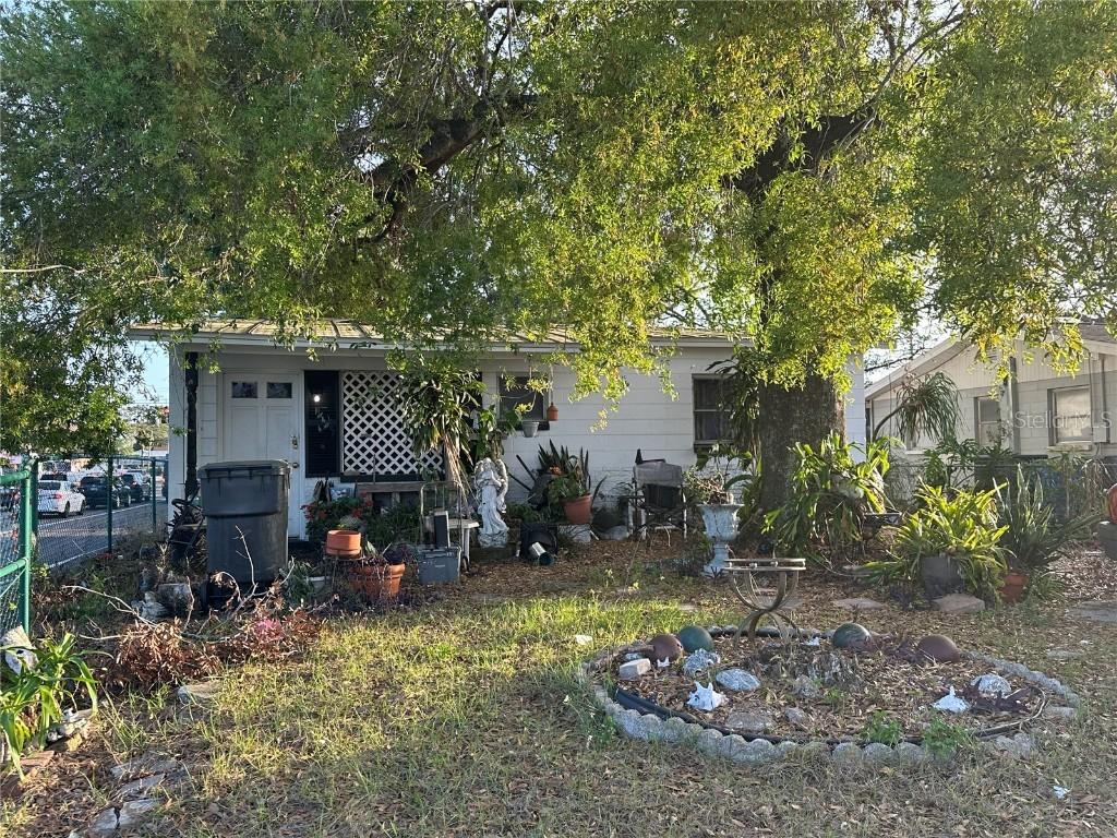 101 Melanie Ln., Brandon, FL 33510