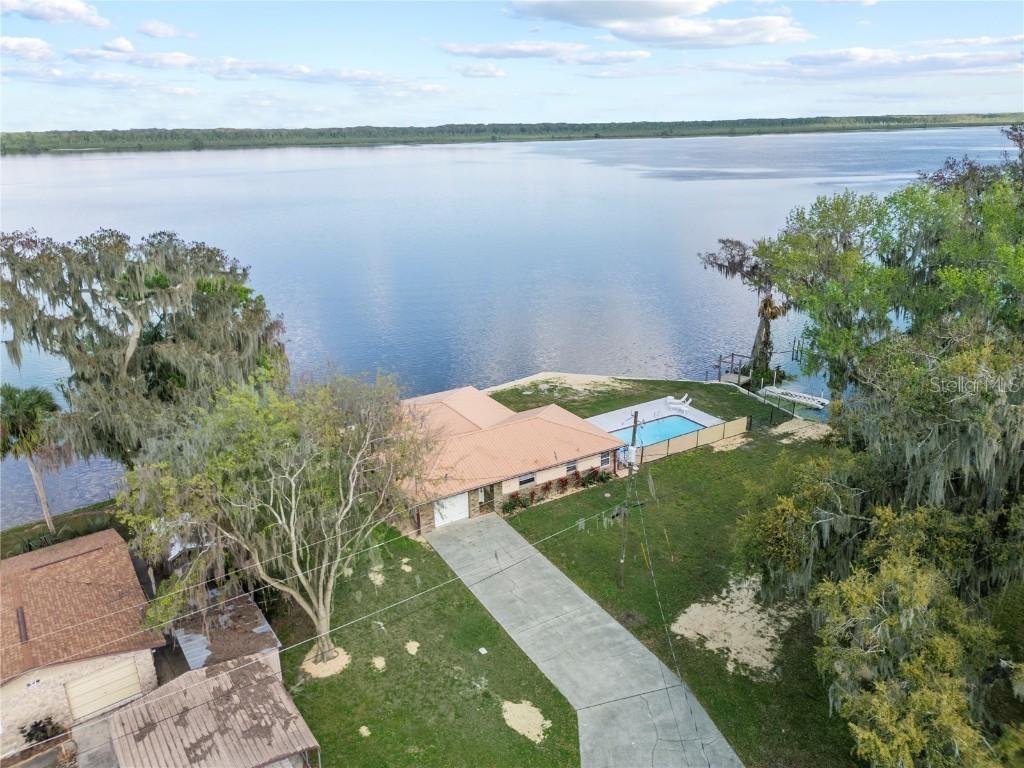 830 County Rd 457, Lake Panasoffkee, FL 33538