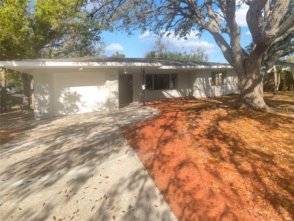2106 20th St., Bradenton, FL 34205