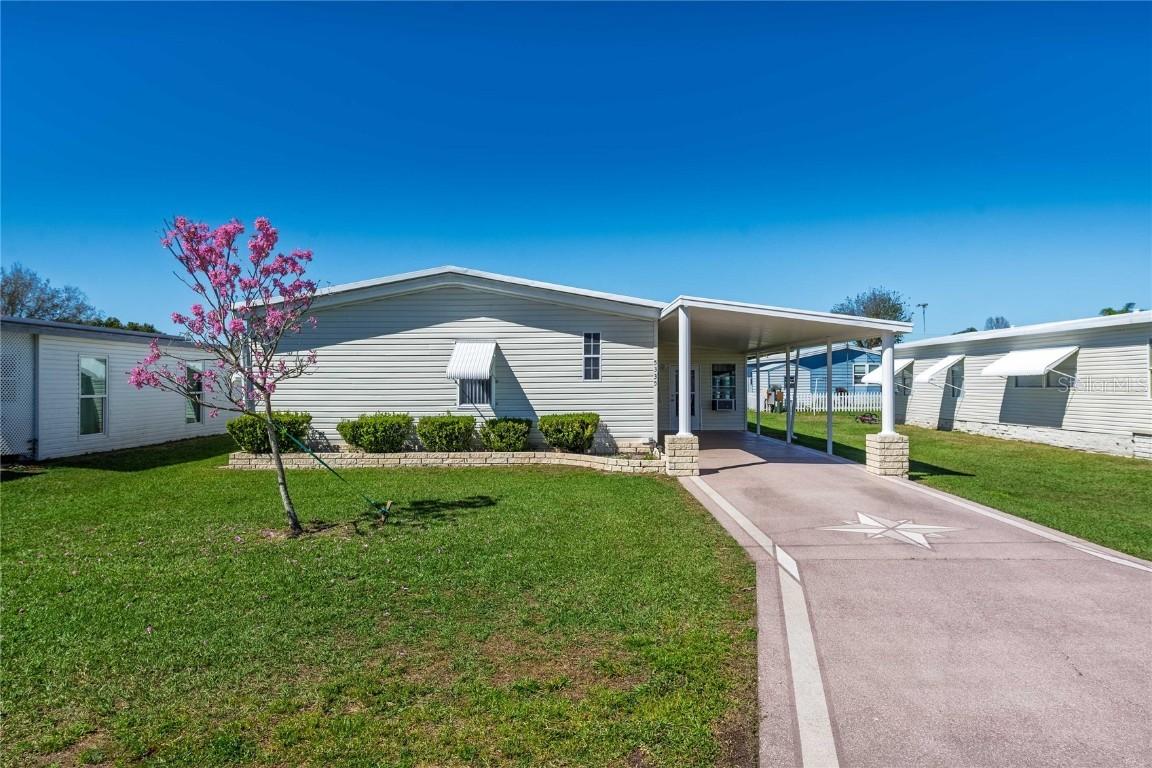 5335 Powhattan St., Zephyrhills, FL 33542