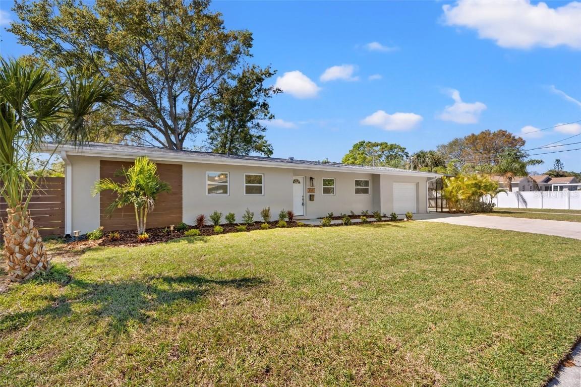 3600 Locust St., St Petersburg, FL 33704