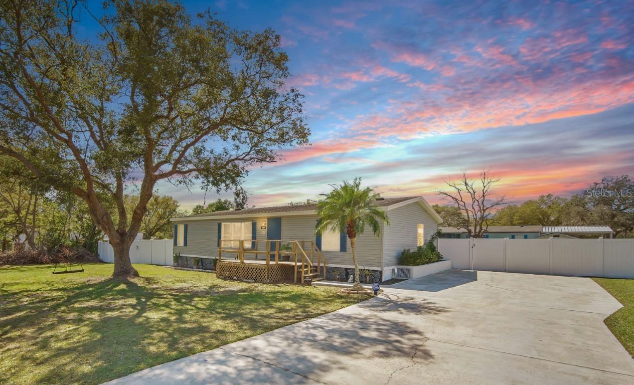 1204 Blue Sky Pl., Dover, FL 33527