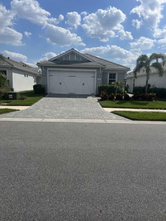 953 Crosswind Ave., Sarasota, FL 34240