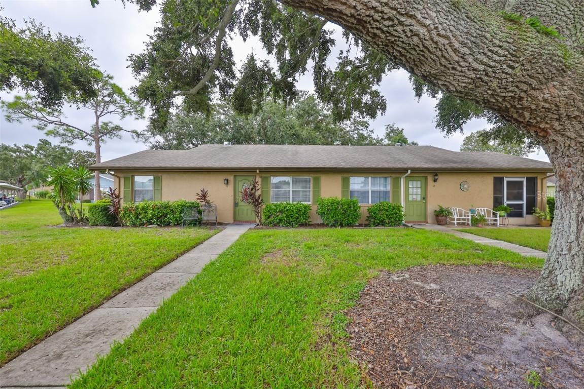 1904 Canterbury Ln. #11, Sun City Center, FL 33573