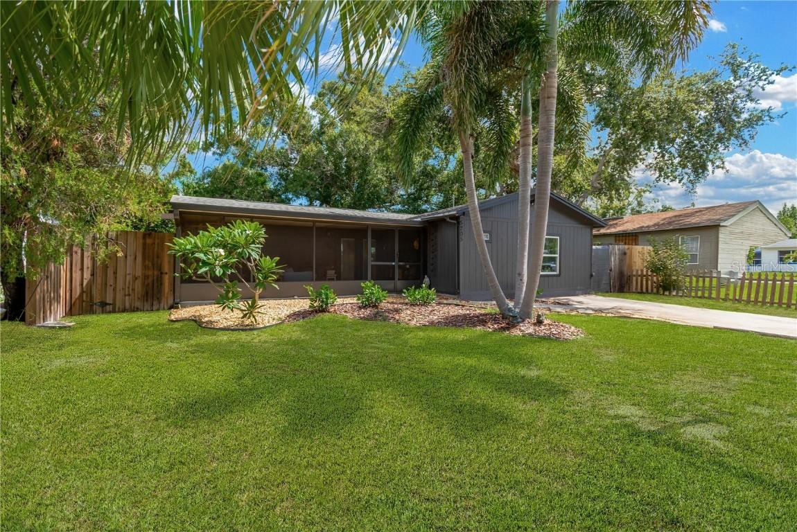 5205 13th Ave., Gulfport, FL 33707