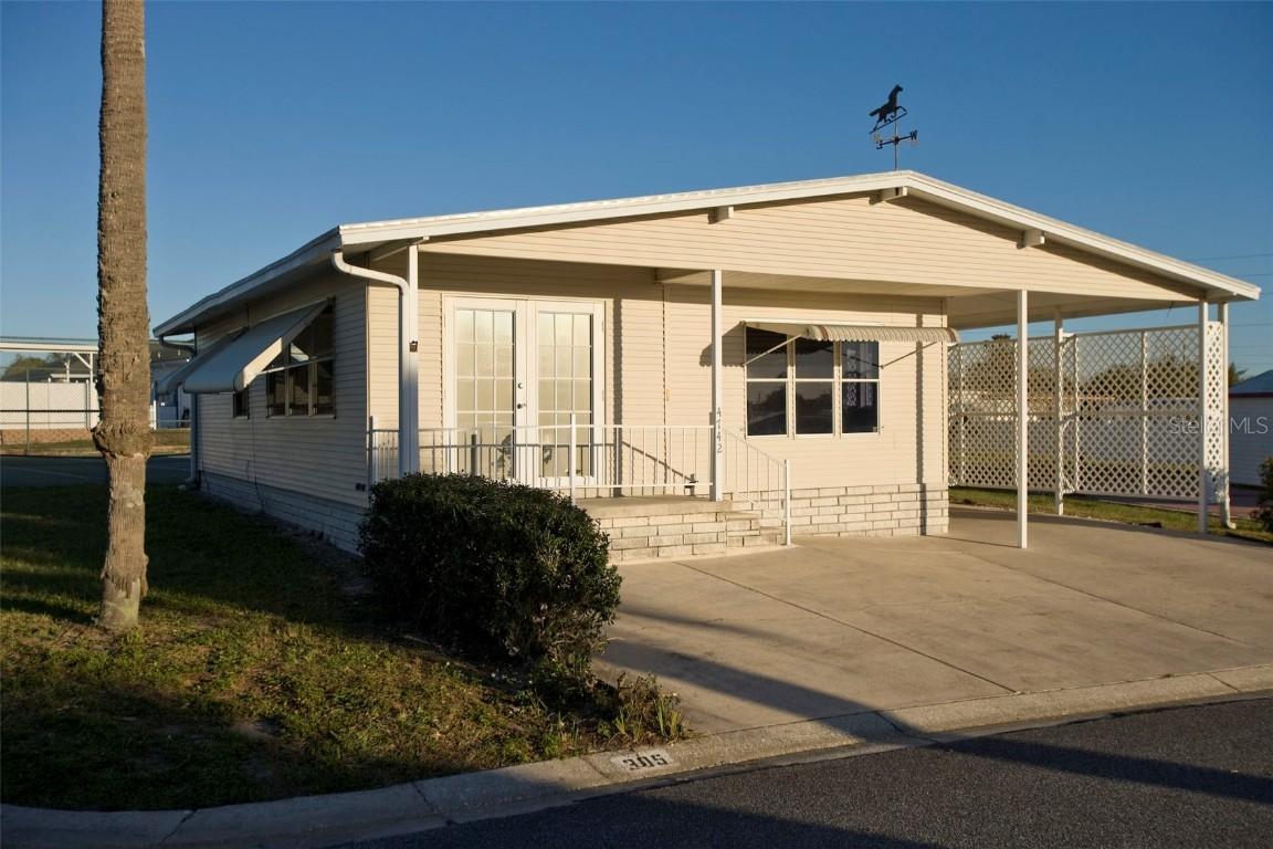 4742 Stuey Dr. #Lot 305, Zephyrhills, FL 33541