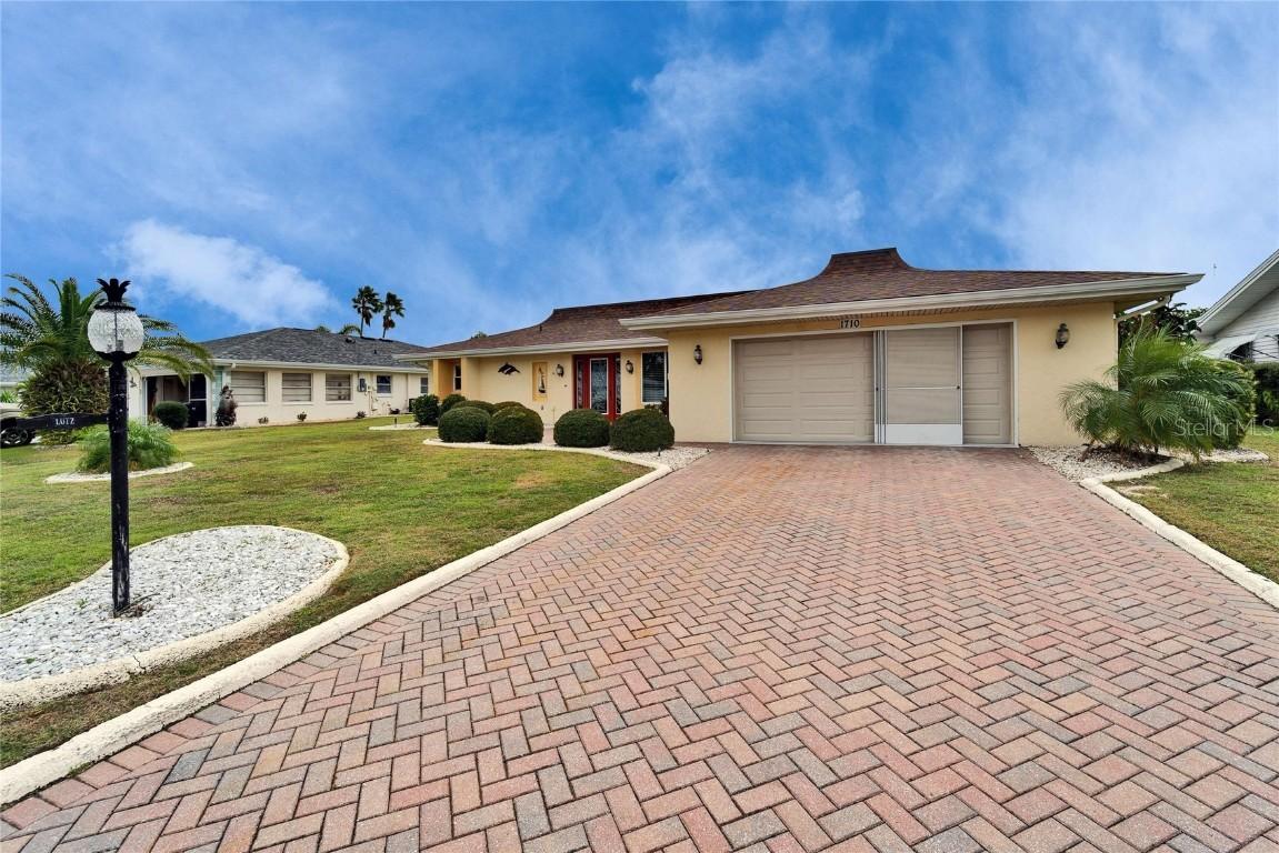 1710 New Bedford Dr., Sun City Center, FL 33573
