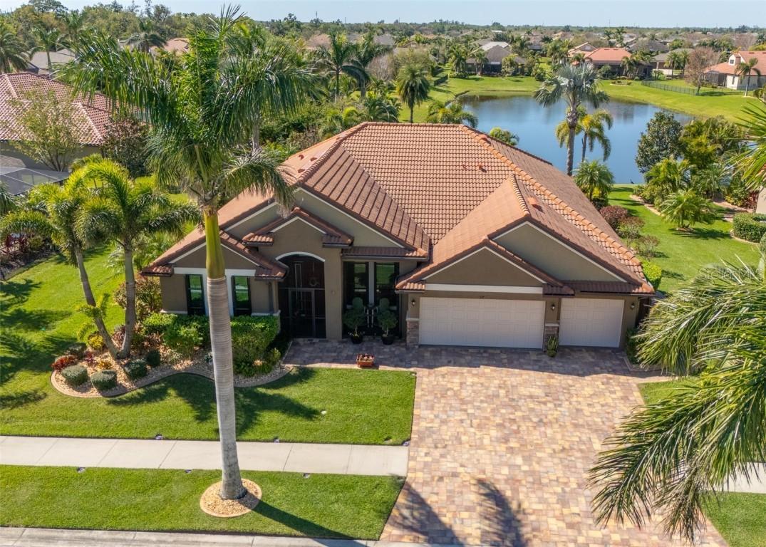 317 Cockle Shell Loop, Apollo Beach, FL 33572