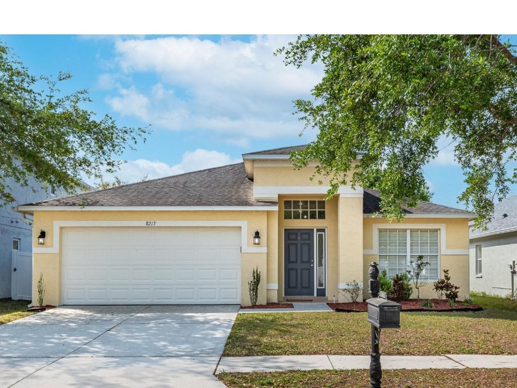 8213 Carriage Pointe Dr., Gibsonton, FL 33534