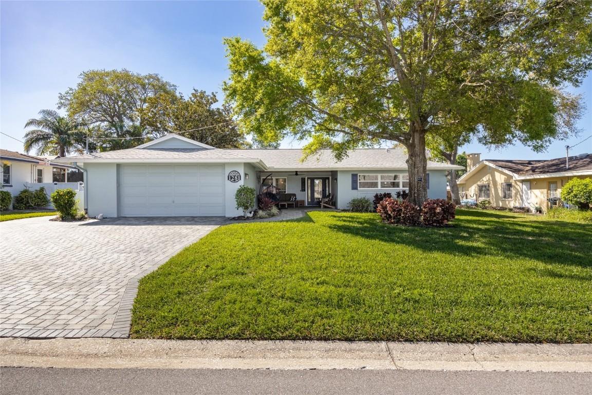 1281 St Andrews Dr Dr., Dunedin, FL 34698