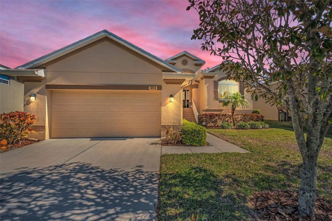1010 Blue Heron Way, Tarpon Springs, FL 34689