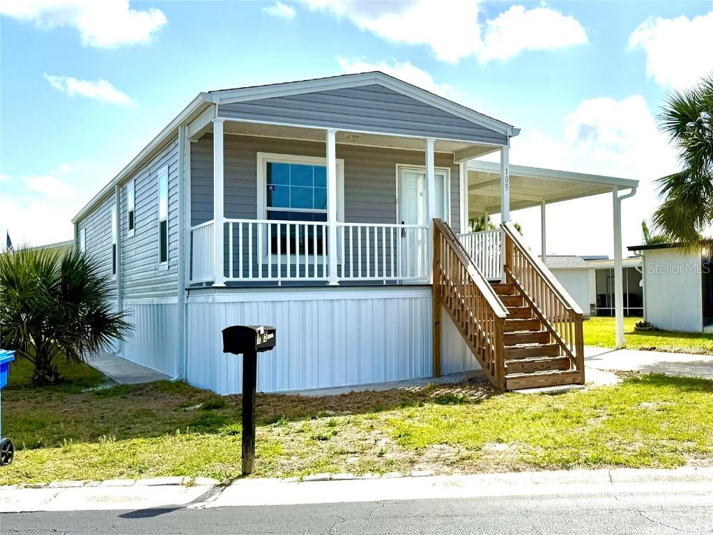 105 W Saint Johns Way, Apollo Beach, FL 33572