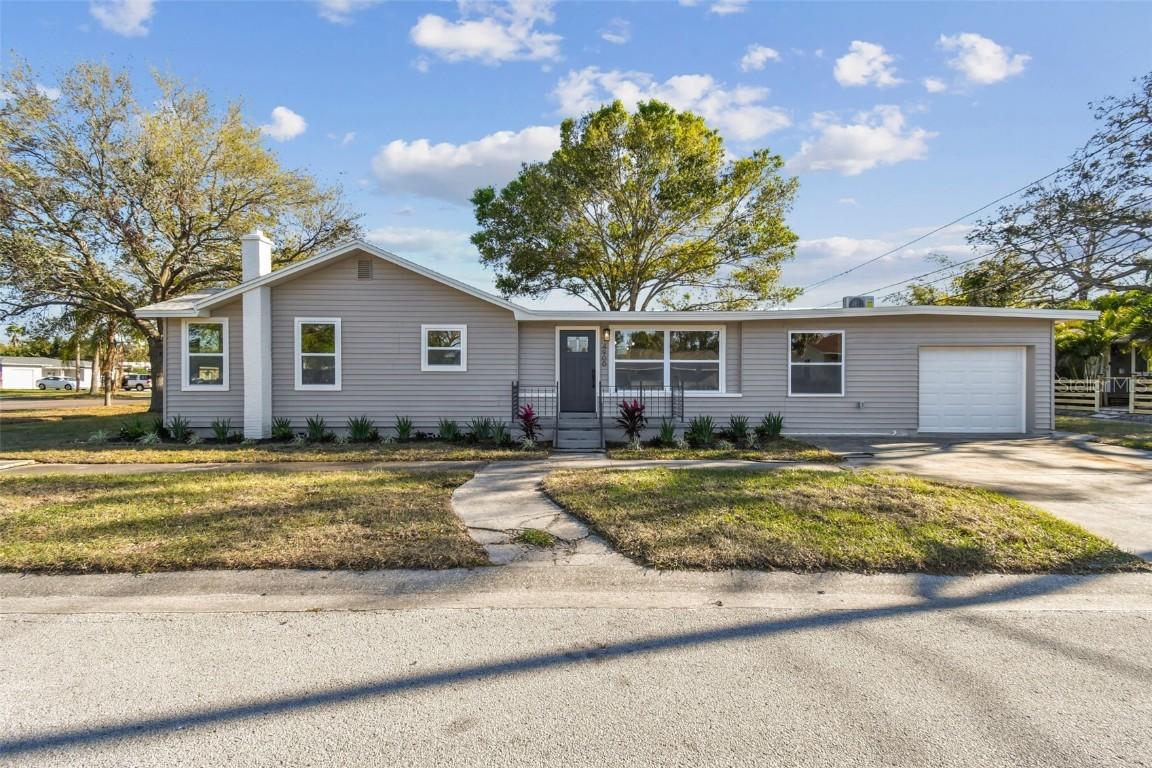 4900 29th Ave., St Petersburg, FL 33710