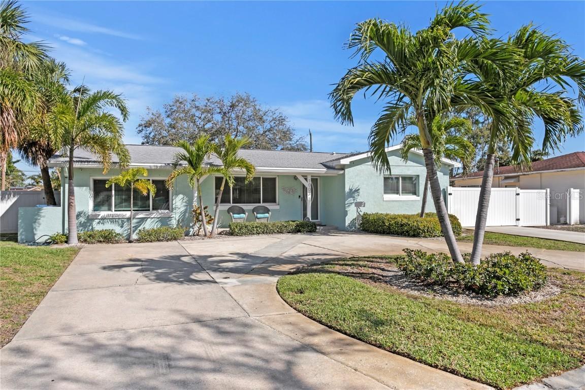 1003 39th Ave., St Petersburg, FL 33703