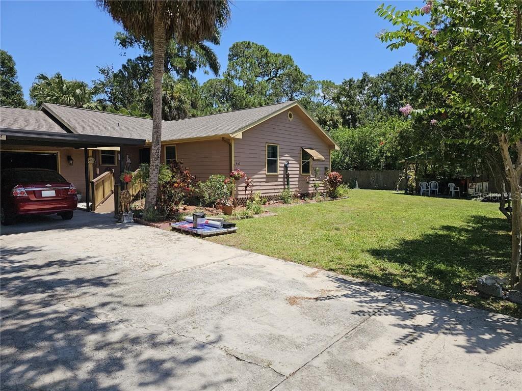 402 8th St., Ruskin, FL 33570