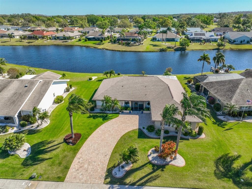 1707 Wedge Ct., Sun City Center, FL 33573